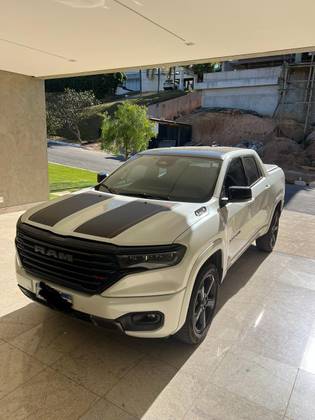 RAM RAMPAGE 2.0 HURRICANE 4 TURBO GASOLINA R/T 4X4 AUTOMÁTICO